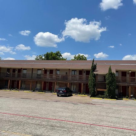 Granbury Inn And Suites Екстериор снимка