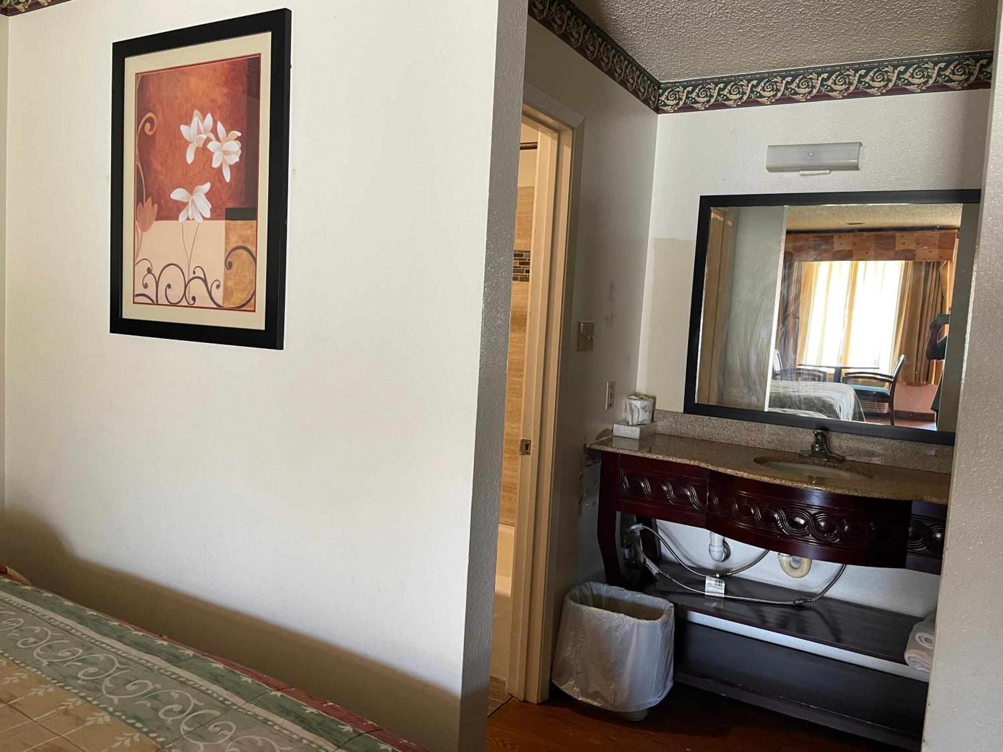 Granbury Inn And Suites Екстериор снимка